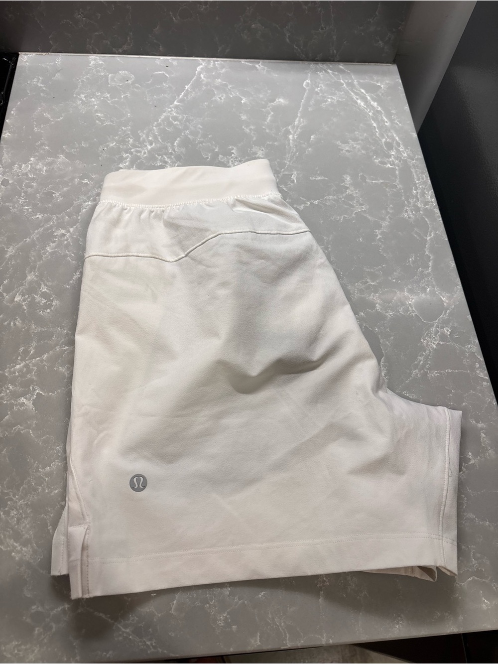 lululemon Men’s White Zeroed In Shorts Size Extra Small